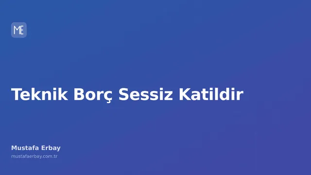 Soyut bir ortamda paslanmış, birbirine dolanmış dişliler ve kırık devre kartları. Görsel teknik borcun projeler üzerindeki sessiz ve yıkıcı etkisini simgeliyor.