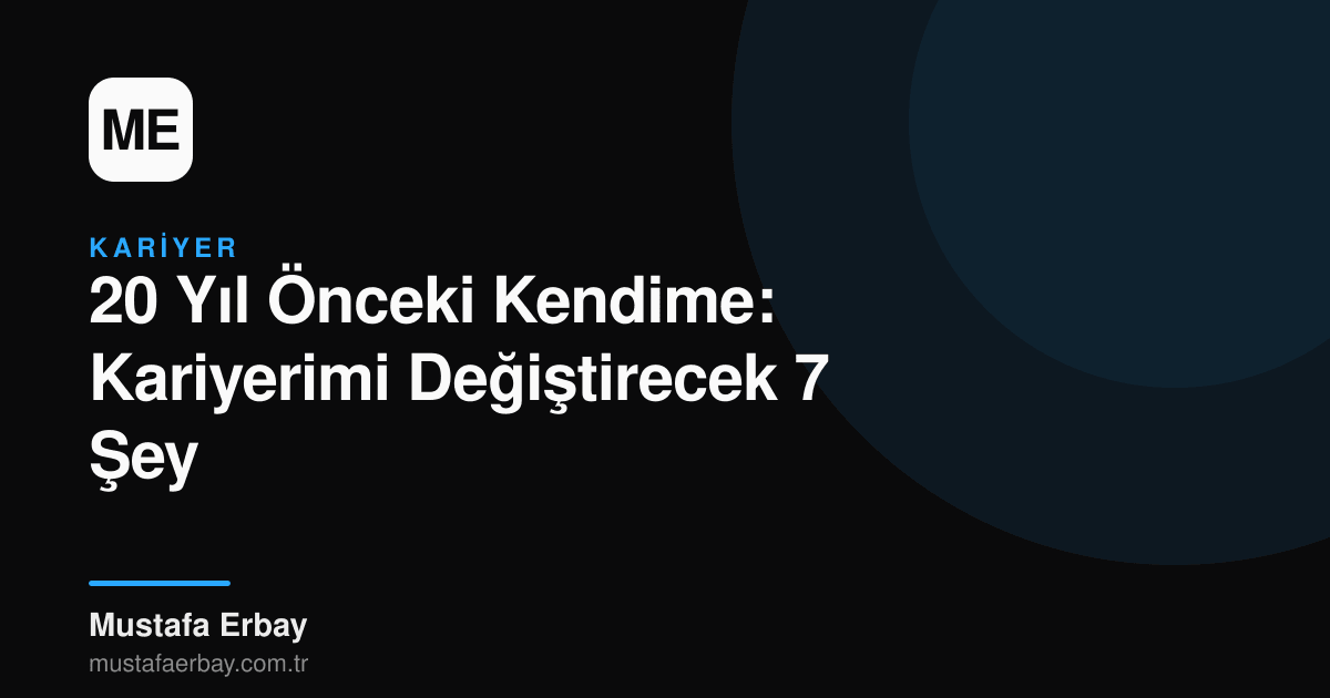 Geleceğe bakan genç bir adamın omzunda duran olgun bir adamın eli