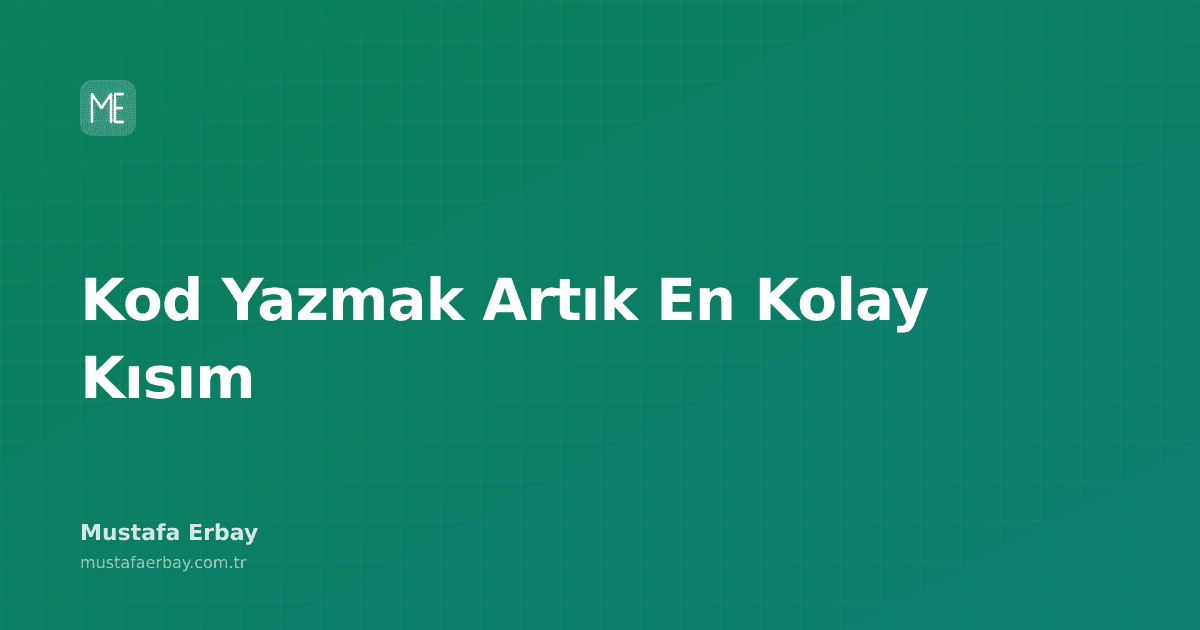 Bir geliştiricinin klavye başında düşünürken bulanık bir kod ekranına baktığı bir görsel.
