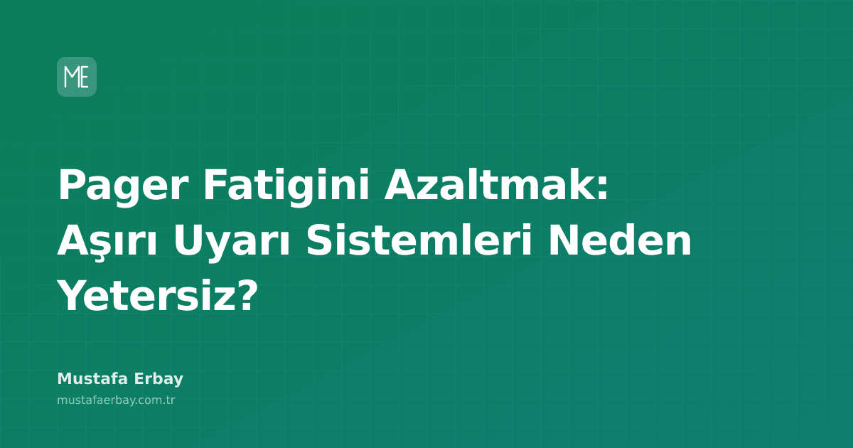Bir saatin üzerinde duran, yorgun görünen bir cep telefonu, etrafında dağınık şekilde alarm ikonları ve bildirimler. Arka planda karanlık ve stresli bir ortam. Pager fatigini ve aşırı uyarı sistemlerinin neden olduğu yorgunluğu simgeliyor.