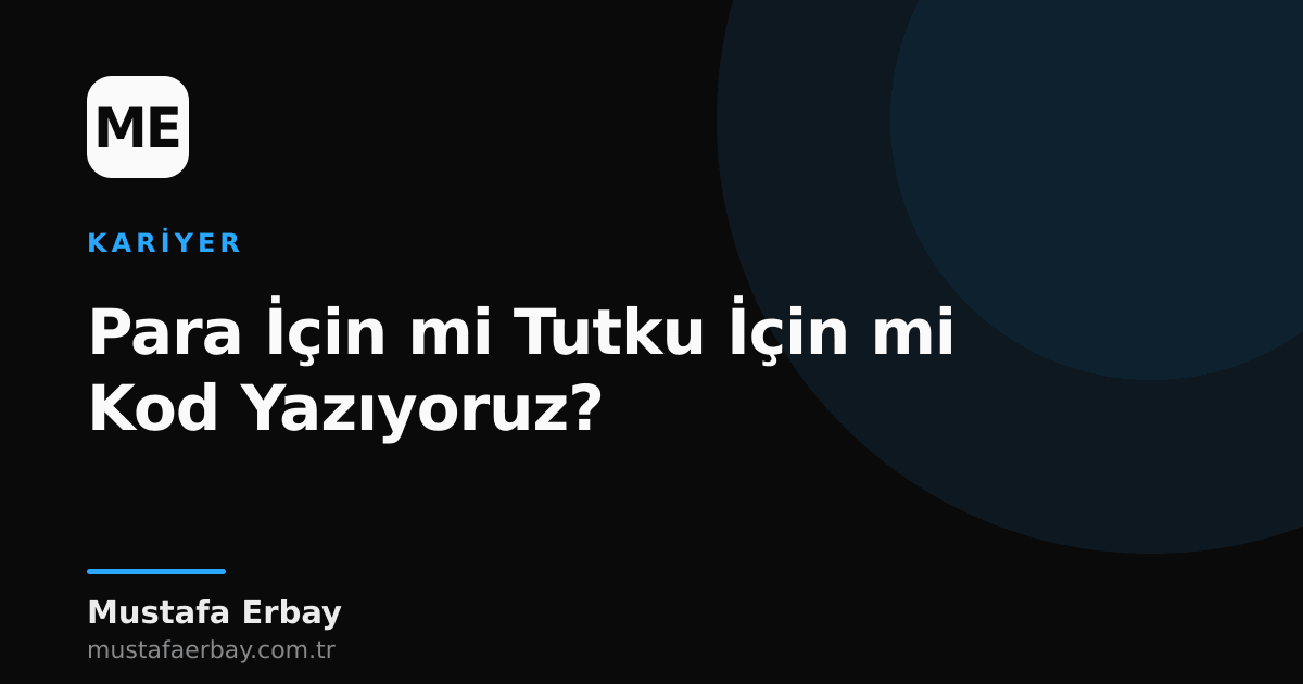 Bir klavye başında oturan ve derin düşünen bir yazılımcı, kararsızlık içinde birini mi yoksa diğerini mi seçeceğini gösteren iki yol.