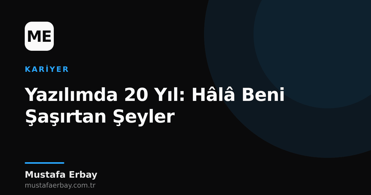 Bir yazılımcının yirmi yıllık kariyer yolculuğunu gösteren soyut bir illüstrasyon, farklı yol ayrımlarını ve öğrenme anlarını temsil ediyor.