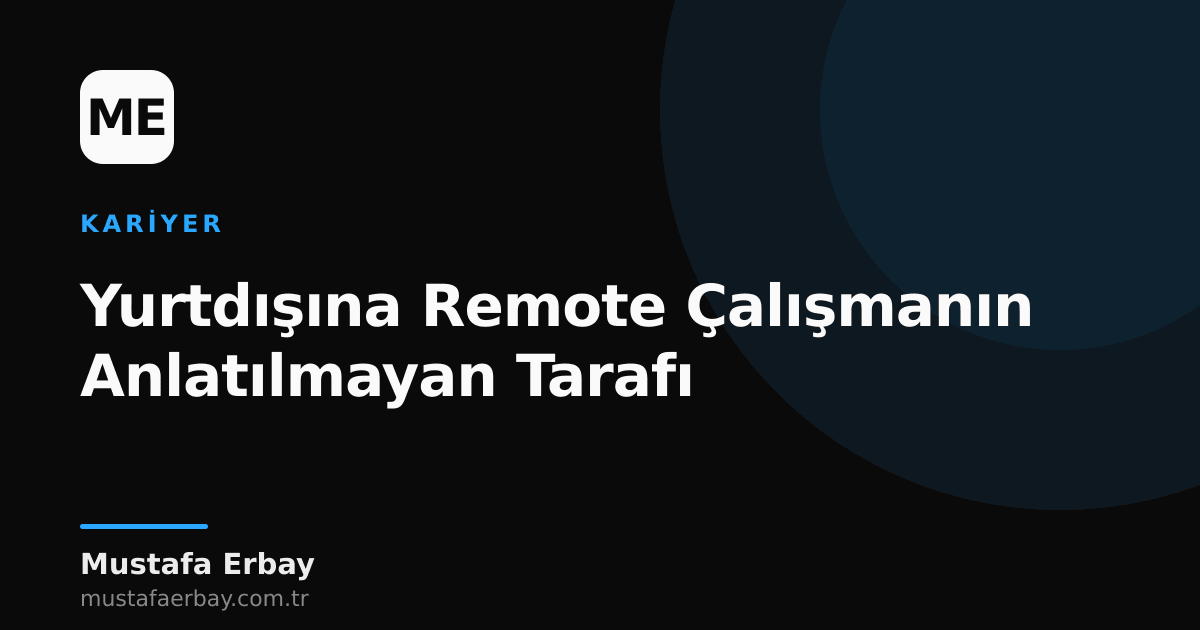 Laptop başında, farklı zaman dilimlerini gösteren saatler ve yalnız bir çalışma ortamı.