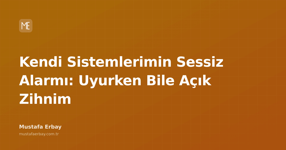 Bilgisayar başında uyuyan bir kişinin yanında açık kalan monitör ekranında karmaşık sistem grafiklerinin belirmesi.