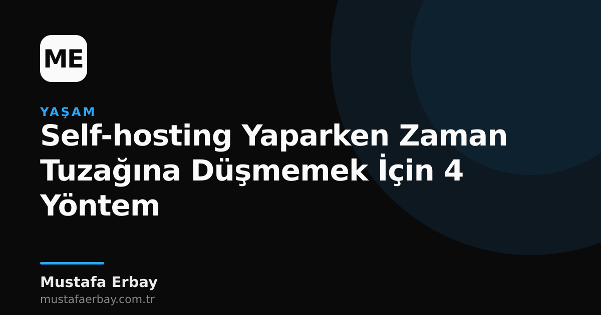 Bir saatin içindeki çarkları gösteren soyut bir görsel, zamanın ve karmaşık sistemlerin birleşimini simgeliyor.